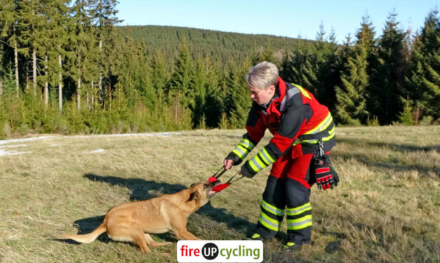 Beißwurst Feuerwehrschlauch für Hundetraining der Feuerwehr Thüringen